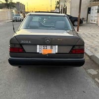 مرسيدس • ٢٣٠ • ١٩٨٩