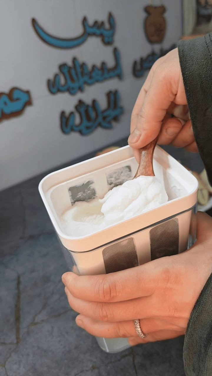 🥛 اصنع لبنتك الصحية بنفسك واستمتع بالعمق واللذة! 🥛
صانع اللبنة والزبادي اليوناني بفلتر ستانلس ستيل مزدوج
الحل العصري، الأنيق، والصحي لتحضير لبنة طبيعية، كثيفة، وغنية بالفائدة في منزلك بكل سهولة!
🔥 لماذا يعتبر هذا الجهاز خيارك الأفضل؟
✨ فلتر شبكي ستانلس ستيل ناعم: يضمن تصفية الفائض بفعالية عالية دون أن تفقد اللبنة قوامها الكثيف والرائع.
✌️ تصميم داخلي مزدوج الفلترة: للحصول على أعلى درجة من الكثافة والمذاق الطبيعي الغني.
👁️ حاوية شفافة وعملية: تمكّنك من مراقبة كمية الشرش المفصولة بسهولة وبلمحة واحدة.
❄️ غطاء محكم الإغلاق: يحافظ على النظافة ويمنع امتصاص أي روائح أخرى داخل الثلاجة.
🌱 آمن ومستدام (Food Grade): مصنوع بالكامل من مواد صحية وآمنة تماماً للتلامس مع الطعام.
🔌 بدون كهرباء: يعمل بالتبريد الطبيعي داخل الثلاجة دون الحاجة لأي وصلات أو استهلاك طاقة.
🧽 سهل الاستخدام والتنظيف: بسيط جداً في الفك والتركيب والغسيل، ومثالي للاستخدام اليومي.
🍳 الاستخدامات المتعددة:
اللبنة المنزلية: تحضير أشهى وألذ لبنة طبيعية من الزبادي بكل سهولة ونظافة.
الزبادي اليوناني: تصفية الزبادي العادي للحصول على قوام يوناني غني وكثيف للوجبات الصحية.
فصل الشرش: فصل مصل اللبن لاستخدامه في المخبوزات والطبخ أو للشرب والاستفادة من بروتيناته.
خيار مثالي للأنظمة الغذائية: تناسب تماماً أصحاب الدايت، الرياضيين، ومهتمي الأكل الصحي.
📦 محتويات الصندوق:
حاوية خارجية شفافة عالية الجودة.
سلة فلترة داخلية مع شبك ستانلس ستيل ناعم.
غطاء غلق محكم.
دليل استخدام مبسط.
📐 القياسات والأبعاد:
أبعاد المنتج: الطول 11 سم × العرض 9 سم × الارتفاع 18 سم.
أبعاد كرتون التغليف: الطول 12 سم × العرض 9.5 سم × الارتفاع 20 سم.
💡 ملاحظات وإرشادات مهمة للحصول على أفضل نتيجة:
⏳ مدة التصفية: تختلف المدة حسب القوام والملمس الذي تفضله (من 24 إلى 48 ساعة داخل الثلاجة).
🥛 جودة الزبادي: يُنصح دائماً باستخدام زبادي كامل الدسم لنتائج أفضل وقوام كريمي لا يُقاوم.
💰 السعر: 16,000 دينار فقط!
🚚 خدمة التوصيل: متوفرة فوراً لكافة محافظات العراق + التوصيل مجاني 🇮🇶
📥 للطلب راسل خاص:

📞 رقم الهاتف: ***********
