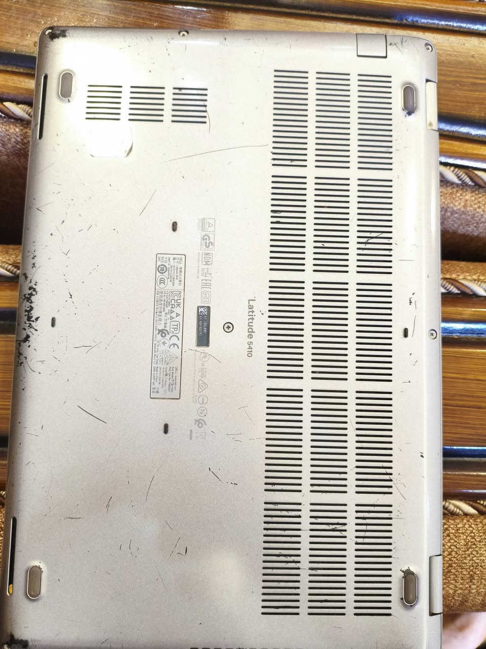 جيل العاشر i7
أداء ممتاز مع تصميم جميل ولون مميز سلفري . الجهاز يحتوي

على بصمة وجه فيس آيدي....

DELL 5410

مواصفات الجهاز:

المعالج: CORE i7 10610U 8CPU

الهارد: SSD 256GB

لرام: 16GB DDR4

كرت شاشة متصل حجم 8GB

حجم الشاشة "14 FHD

الملحقات

حقيبة

وشاحن اصلي

**الجهاز مخصص للعمل على:

جميع برامج الهندسة مثل AutoCAD و C++

برامج المونتاج مثل 3ds Max و Premiere

برامج الفوتوشوب والمونتاج وغيرها

مواقع البيع والشراء وإدارة البيجات

برامج الدراسة وجميع برامج التواصل

برامج Word و Excel والبحوث والطباعة

يحتاج تبديل بطارية فقط 

للاستفسار ***********
بغداد الزعفرانية 
السعر 250الف وبيها مجال

