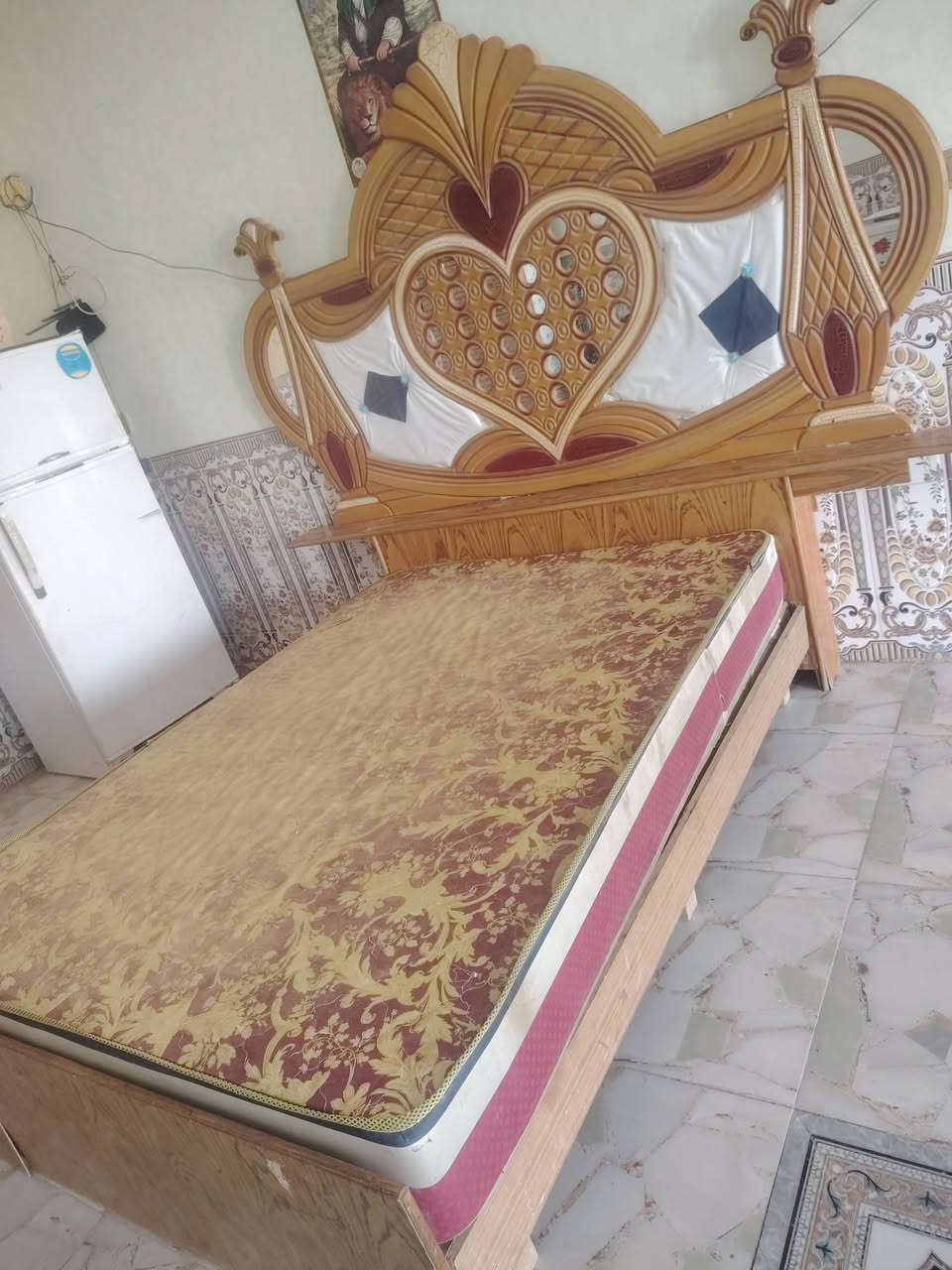 جربايه تريدها هيه ودوشك تريد وحدها وي الدوشك 150 وحدها 100
