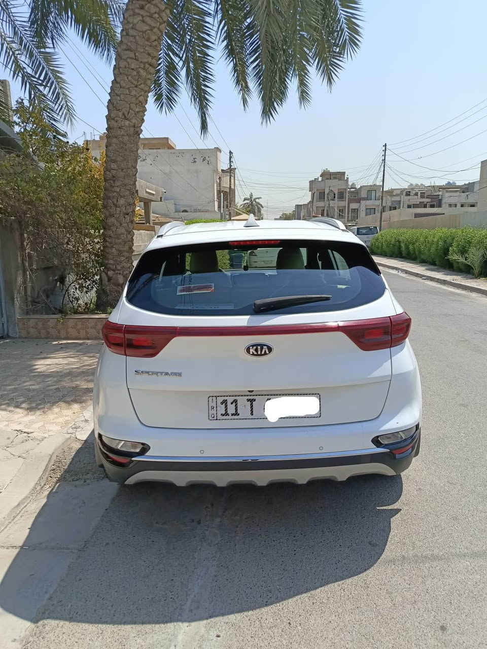 ⭕️⭕️ للبيع فقط و بدون مراوس ⭕️⭕️
كيا سبورتج 
مـوديـل 2021
ماشـيـة 119 الف كيلو 
كفالة عامه من الصبغ و التبديل و الحالوب 
كير و محرك و حدادية كفالة عامة 
السيارة نص فول 
رقم بغداد بأسمي تحويل مباشر ، سنوية جديدة ، هزة جديدة ، رقم دولـي جديد ❗️

🔰 المواصفات:-

⚜️ بصمة 
⚜️بصمة ابواب  
⚜️ تشغيل عن بعد 
⚜️ محرك 2000 دوش 
⚜️ كشنات مخمل بيجي 
⚜️ تبريد قطعتين، منفصل + Auto
⚜️كشافات ضباب
⚜️ شاشة كبيرة مع Apple CarPlay + Android Auto
⚜️ تحكمات ستيرن
⚜️ مودات قيادة
⚜️ كامرة خلفيه دوارة
⚜️ حساسات أمامية وخلفية
⚜️ ويل 19
⚜️ كروز كنترول 
⚜️اشاير بلمرايا و مرايا شفط
⚜️ ترحيب ضوئي
⚜️ لايت زينون وعدسات 

السيارة على ايدي طلعتها زيرو بسنتها و لحد هسه استخدام شخصي على ايد وحده و مال بيت 
و مسويلها سيرفس على اخر حبايه و تبديل الدهن كله اصلي و بموعده .

❗️ السيارة بيها ملاحظة صغيرة ❗️
بيها PDR رصعة بسيط جدًا تحت قبق البنزين غيرها السياره كفالة 

العنوان بغداد - السيدية 
يوسـف ***********

