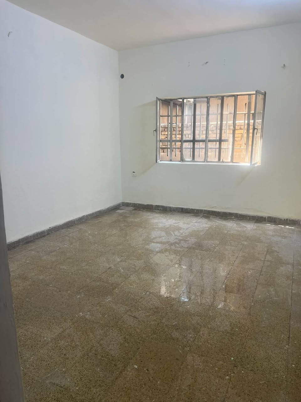 بيتّ لإيجار
200منر

طابق ارضي 

2 نوم

صاله 

هول 

مطبخ

كراج سياره

العنوان خلف مدرسة النهرين او يوم العظيم

اتصل  ***********
