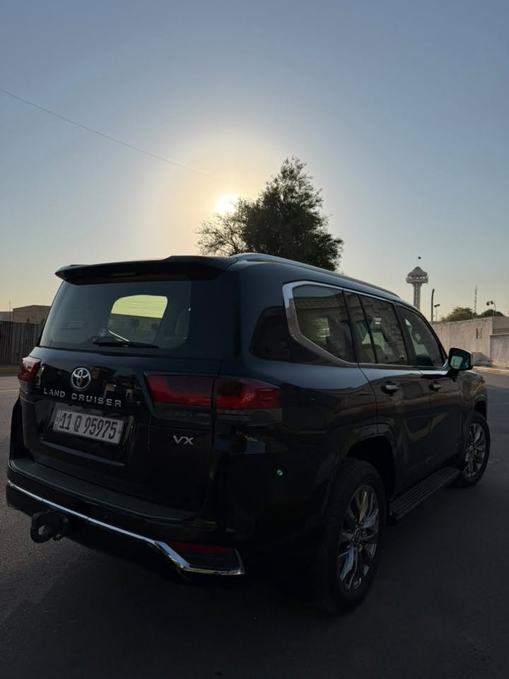 السلام عليكم اخوان لاندكروز vx بريم 2023 كفالة مغلفة بي بي اف بدون بارد ماشية 46 رايدها 69 الف وبيها مجال بسيط مكانها بغداد الجادرية ***********
