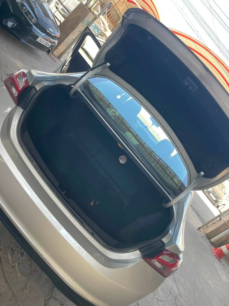 ماليبو🇺🇸 نوع LT لون رصاصي سلفرفول مواصفات عدا فتحة سقف موديل 22)15تيربوضرر كما واضح بالصورةتواصل على  رقم (***********)(***********
