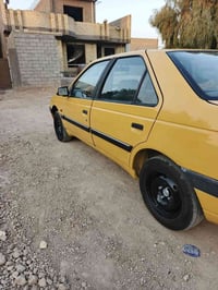 بيجو لميس 2016 للبيع دشبول عالي سيارة نظيفة وحلوه...بيهه تلكيط خياسات ...