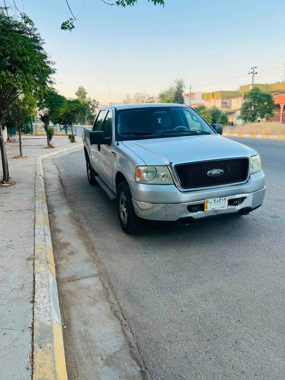 فۆرت F150
2009
نمونە لەجوانی 
چوار تایەو ویلی لۆك دەبڵ ئەكسل 
گیرومەكینەو دەبڵ ئەكسلی بەشەرت تەبریت ساردو گەرم شاشە ئایپاد كامیرا
55گڵا
لەچەمچەماڵم 
گۆرینەوەیش دەكەم لەسەر دڵ گردن 
ژم ***********
