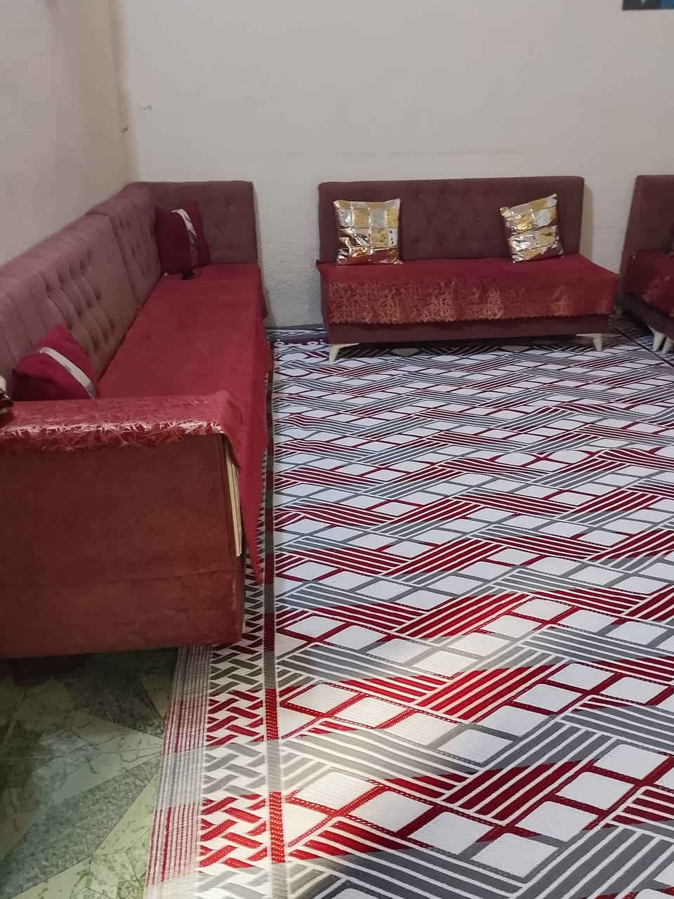 السلام عليكم تخم للبيع مستخدم ستخدام قليل السعر ٤٠٠ بي مجال قليل للاستفسار رقمي ***********
