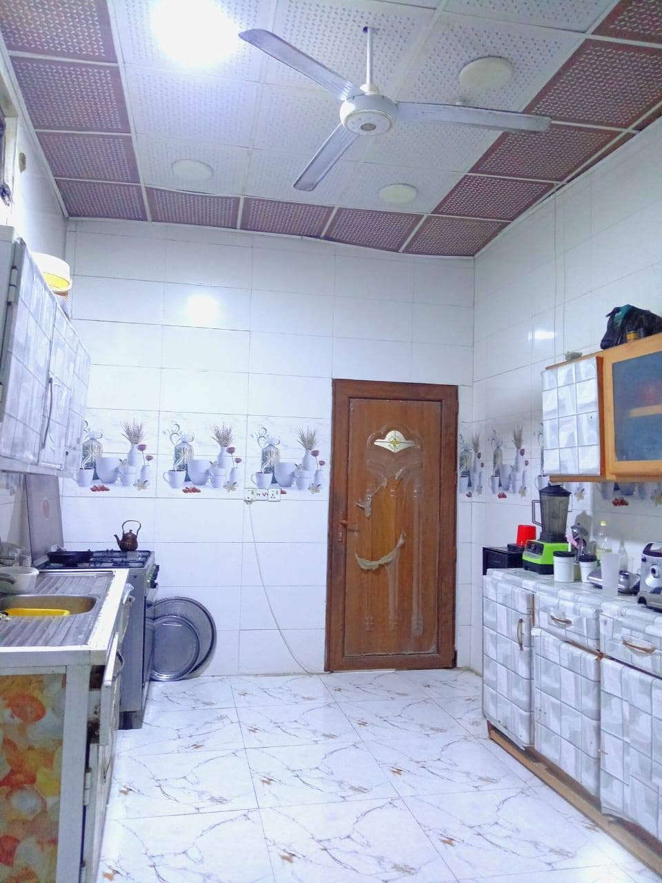 حي موظفين الحر • بيت ومشتمل • ٣٠٠م