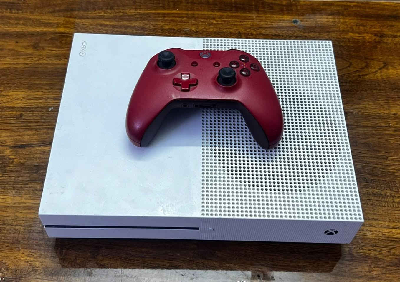 جهاز Xbox 1s مستخدم شي قليل للبيع
الجهاز نظيف جدا ومابي اي مشكلة
ذاكرة 500 گيگا 
دقة 4k
مع جوستك اصلي وكالة 
السعر 220 الف وبي مجال 
الاستفسار *********** فقط مراسلة واتساب
