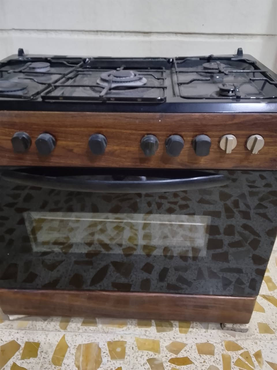 طباخ ٥ عيون • نضيف • صواني ٢