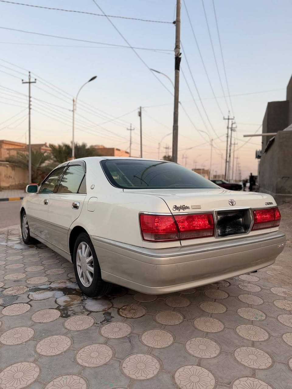 السلام عليكم جنون للبيع موديل 2003 كرستال دكمتين برده خلفيه خضراويه السياره دواخل بيجي  السياره مكينه وكير دي فور الجبير بعدها بلضمان صار خمسه ايام من شديتها حداديه خلي امامي توني مسويها تبريد ثلج تخم تاير جديد رقم بصره تحويل مباشر باسم المشتري السعر 140 $ مكان السياره ذي قار رقم الهاتف ***********

