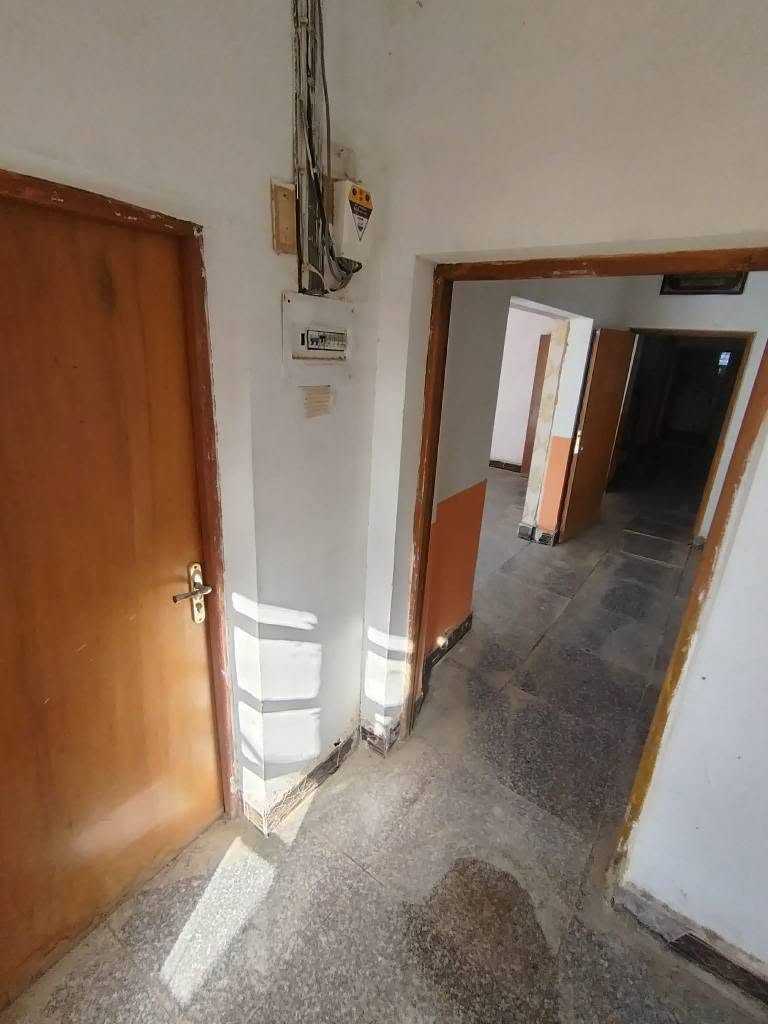 بيت 🏠 طابو صرف للبيع
المساحة 154
الموقع حي الصدر الاول خلف مدرسة 🏫 بطلة كربلاء الابتدائية للبنات
يتكون من 3 طوابق
واجهة 8 م نزال 20 
للعلم البيت فارغ الي يحب يطلع ع الصور او يحضر شخصيا للاطلاع 
للاستفسار اكثر الاتصال على الارقام
***********
*********** ديوانية, القادسية
