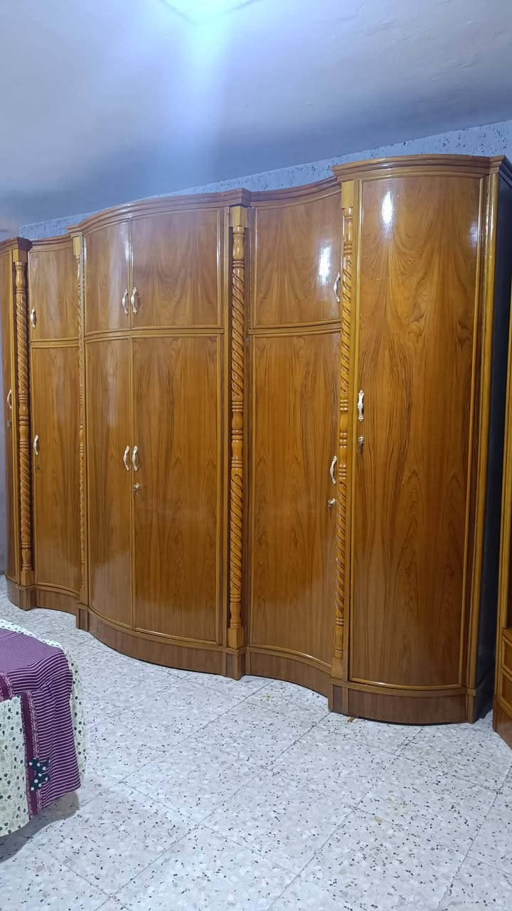 غرفه تسكام صاج داخل وخارج ام السته طابقين ظهر جرجوبه نظيفة كلش دنگ لوي مابيه اي ضرر  مكاني محاويل للاتصال ع الرقم ***********
