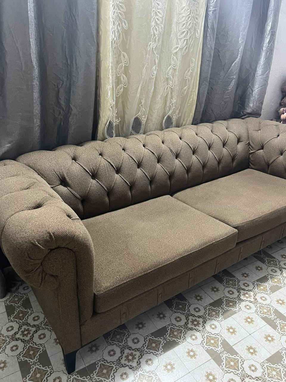 تخم نضيف كلش ماخذه بمليون
رايده 750وبي مجال ويا طبله وحدها الطبله ماخذها 150بس تنحسب وي التخم
***********
