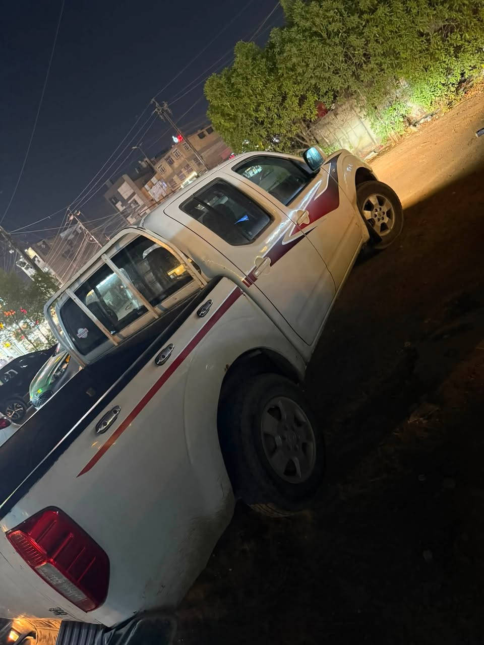 السلام عليكم نيسان نيفارا موديل ١٣ نضيفة كير مكينه نضيفات تبريد شغال مابيه لا ضربة ولا تبديل فقط طخات بسيطه راعيه متوفي بيه وكاله عامة رقمه أربيل سعره ٧٠ وبيه مجال بسيط مكانه بغداد ***********
