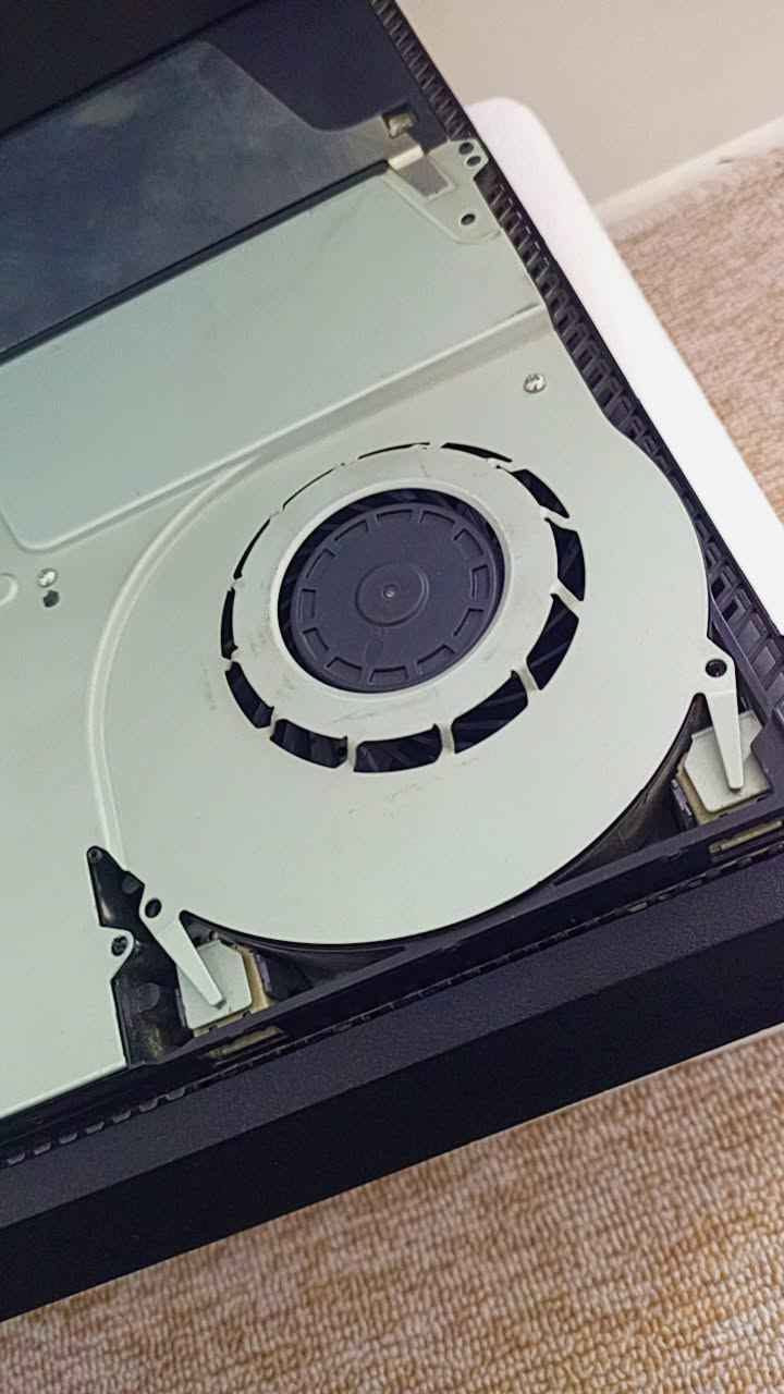 PS4 Slim 1 Terabytes 

بلاي 4 سليم غير مهكر (أونلاين) للبيع
مستعمل حيل قليل
نظافة %98 كلش نظيف
هارد 1 تيرابايت
فيرجن 13.52
وياه يدة مضبوطة وواير HDMI وقاعدة شحن
ويا هاي الألعاب:
Black ops 3
Call of duty warfare 3
Fc 26
Rainebow six siege قرص
​السعر 250 ألف وبي مجال بسيط
تتوفر خدمة توصيل

پلەی ٤ سلیم ئۆنلاین نەکراوە بۆفرۆشتن
زۆرکەم بەکار هاتووە 
ڕێژەی خاوێنی %98 زۆر پاک
هاردی 1 تێرا
ڤێرژنی 13.52
دەسکێکی مەزبوت و وایەر و HDMI و ڕەپتی شەحنی لەگەڵە
ئەم یاریانەشی لەگەلە
Black opps 3
Call of duty warfare 3
Fc 26
Rainebow six siege بە شریت

سعری 250 هەزار شتێک مامەڵەشی تیایە
گەیاندنیشمان هەیە
*********** حلبجة, السليمانية
