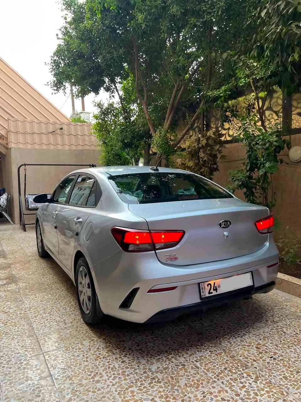 السعر…118
كيا ريو 2021 وارد امريكي محرك 16 دوش المرغوب بدون دوانز ماشيه 56 ألف حقيقي سبير ما نازل استخدام شخصي رقم دهوك الجديد بأسمي سنويه لغاية 2031 تحويل ثاني يوم

المواصفات:
شاشه كبيره
كامره خلفيه
تحكمات ستيرن جهتين
انضمة قيادة (SPORT + نورمال)
قفل مركزي
جامات كهرب 
مرايات كهرب
منفذ USB امامي + خلفي

الضرر: جاملغ الخلفي اليمين+شبر بالصندوك بدون دواخل
الموقع:موصل حي الزهور
للأستفسار:***********
