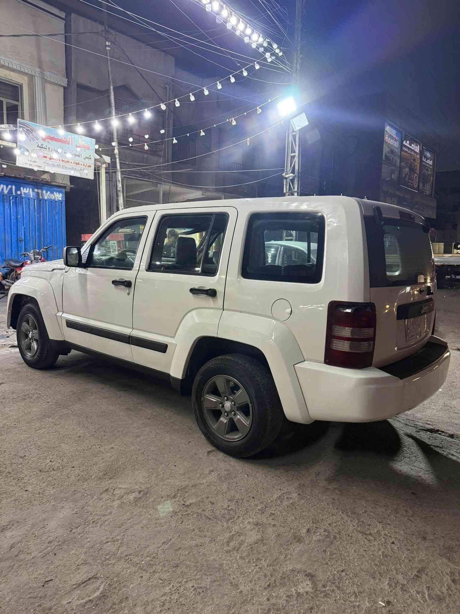 سلام وعليكم البيع جيب لبرتي 2009 مريكي  مكينه 3600V سلندر (6)مكينه مبدله جديده مال حوي مصبوغ صبغ عام اثر جراد وطخطخات حداديه جديده رقم واسط ممياز تحويل ثاني يومً مشروع وطني مكان لسياره بغداد سعر (50) بلش وبيه مجال تصال ***********
