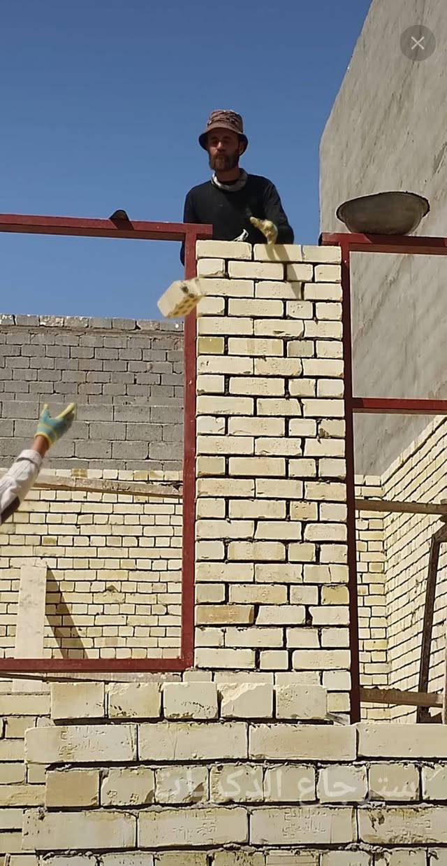 السلام عليكم خلفه بناء طابوك بلوك فرمستون متفرغ حالياا
***********
