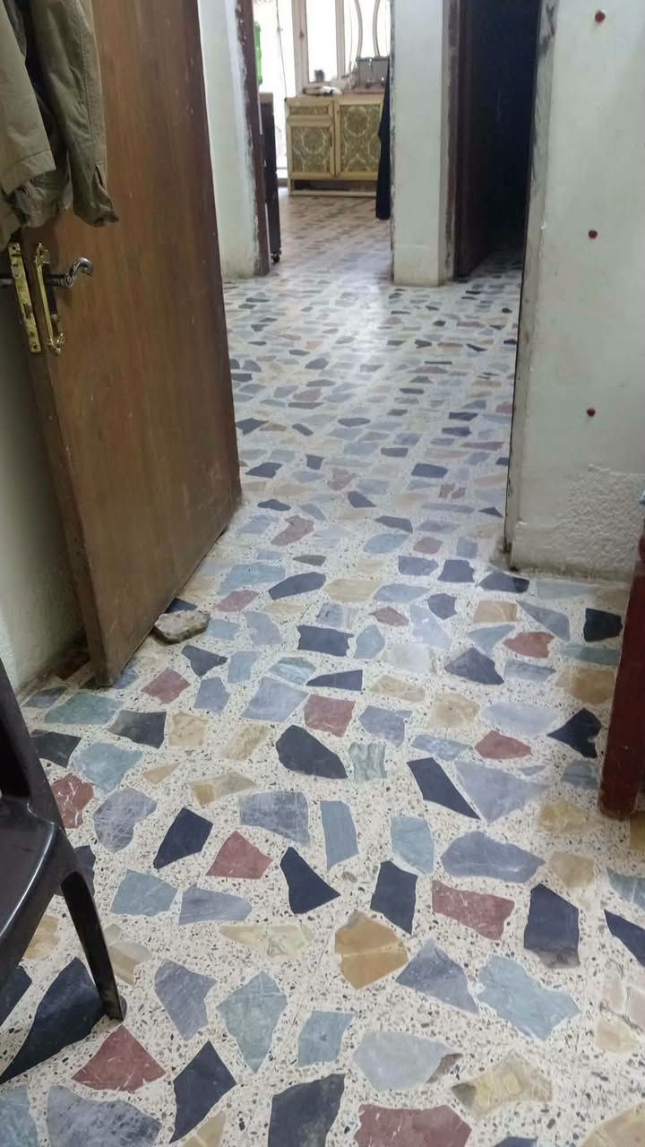 بيت للبيع مساحة 150متر طابو ملك صرف مسلح قاطين كاشي واسيراميك جاهز بغداد التاجي حى الحسن العسكري قريب ثانوية الاخيضر اربع غرف نوم واستقبال ومطبخ وصحيات تم الرد خاص ***********
