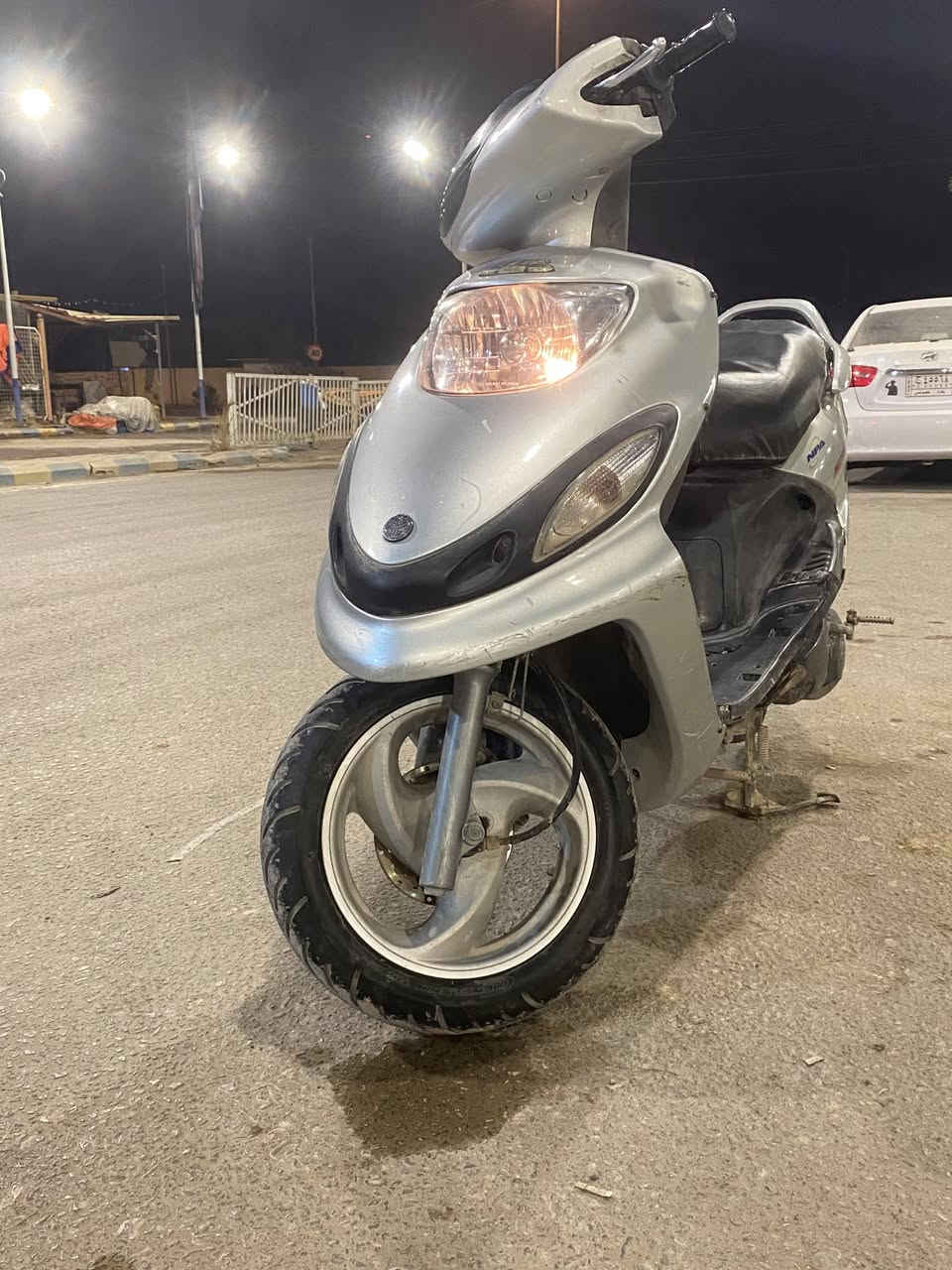 دراجه دولفين للبيع نضيفه كلش المكينه ناعمه ما مفتوحه الدراجه مكفوله على الفحص مستعجل على للبيع السعر 425 وبيها مجال جوه السوك  للتواصل.  ***********

