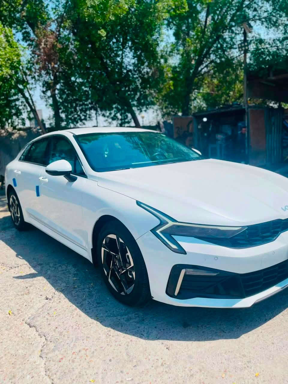 كي فايف  K5 2025  خليجي

شركة نم ضمان 5 سنوات كفالة عامة 
رقم اربيل باسمي
ماشيه 40 
محرك 2500 

 بصمة
مرايات شفط
كرسي سائق كهرباء
حساسات امامية وخلفية
كاميرا خلفية
نظام اوتو هولد
السعر 210 وبيه مجال 

مكاني: بغداد
الشراي يتصل على الرقم ***********
