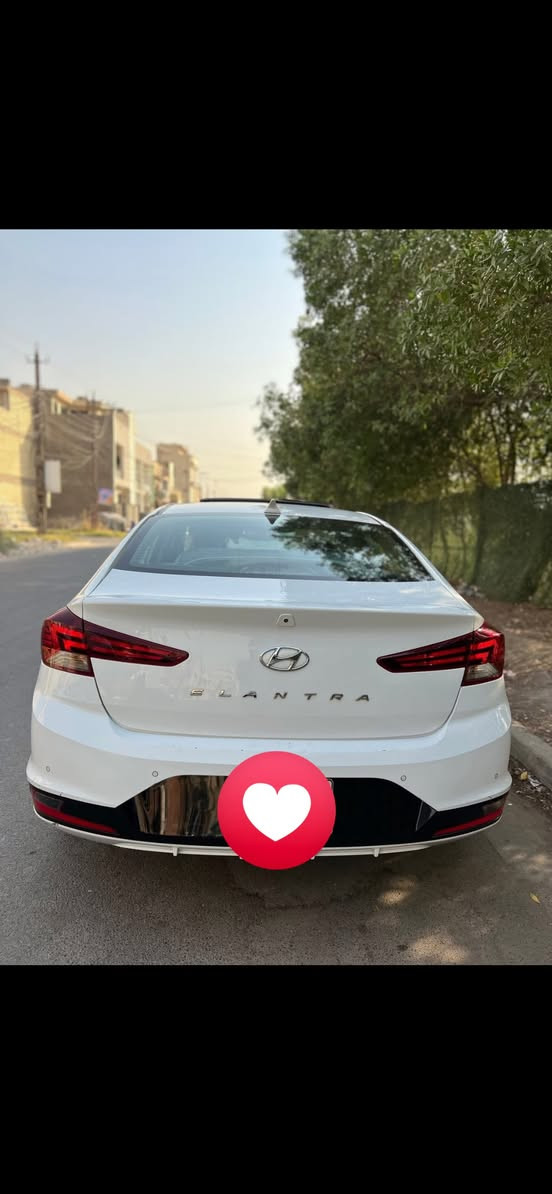 السلام عليكم
النترا 2020 خليجي

رقم انكليزي جديد 

فول مواصفات 1/1

بصمه 

بصمة اباوب 

حساسات خلفية امامية

فتحة …

وباقي المواصفات معروفه  

محرك ٢٠٠٠ دوش 

مكفولة كفالة عامه 

عدا قبق الجنطه مرخين براغيه والسونار موجود 

السيارة جاهزة من كلشي  مكينة وكير وتبريد مكفول 

ماشيه ١١٤

السعر ١٦٧ وبيها مجال 

***********
