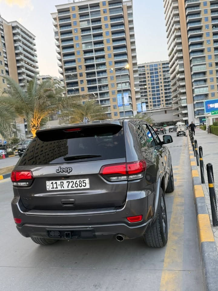 جيب ثمانينية بدون ايرباك ماشية ٦٦ ميل مشي امريكا 

موديل  2021 

محرك V6  3.6L 

* المواصفات :

* نسخة ال 80th Anniversary 

* رادار امامي مع مانع تصادم . 

* ⁠رادار جانبي نقطة عمياء .

* ⁠رادار توقف ذاتي خلفي .

* اصطفاف ألي ( اوتوپارك ) . 

* تحذير الخروج عن المسار . 

* نقطة عمياء .

* دفع رباعي 4x4 . 

* فرش المقاعد من الجلد . 

* المقاعد الأمامية تدفئة . 

* المقاعد الأمامية كهربائية .

* ذاكرة لحفظ وضعيات الجلوس . 

* المقود تدفئة

* المقاعد الخلفية مع تدفئة . 

* ويل قياس 20 انج .

* تدفئة ستيرن . 

* فتحة سقف  .

* شاشه كبيرة 8.4 انج .

* نظام الخرائط (GPS) . 

* نظام خاص للطرق الوعرة  

* المصابيح الأمامية مع LED لايت . 

* كشافات الضباب  

* تشغيل عن بعد .

* صندوق كهربائي .

*  حساسات أمامية عدد (٦) . 

*  حساسات خلفية عدد (٦).

* كاميرا خلفية .

* مرايا قلاب بخاصية التعتيم الذاتي .

* بلوتوث تلفون . 

* محدد سرعة ذكي . 

* نظام تشغيل واطفاء اوتماتيكي للمحرك للتوفير من صرف الوقود . ( Auto Start System ) .

* نظام بريك اوتماتيكي ( Auto Break System ) .
* ⁠
سياره جاهزة بدون اي نواقص وصيانتها بالشركة وبإسمي

للأستفسار الاتصال   ***********
 
بغداد - المنصور
