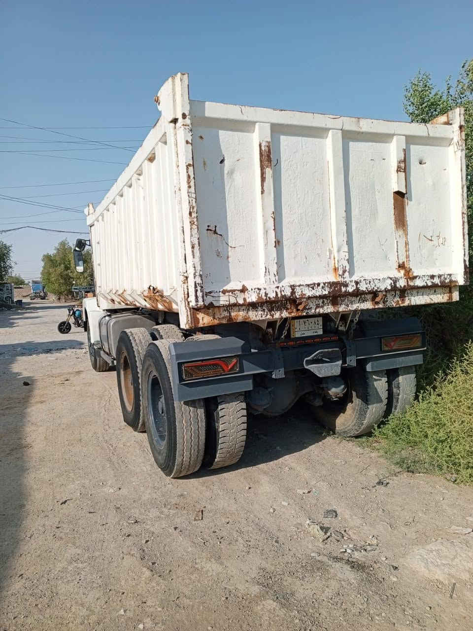 السلام عليكم فالفو للبيع مكينه n10 كير 4×4شاصي مكفول تايرات الكدام جدد والوره نص عمر رقم الماني مداور   للستفسار ***********
