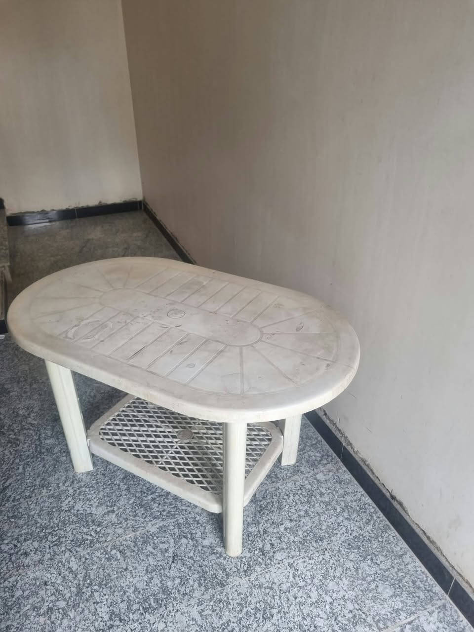 طاولة • ديكور