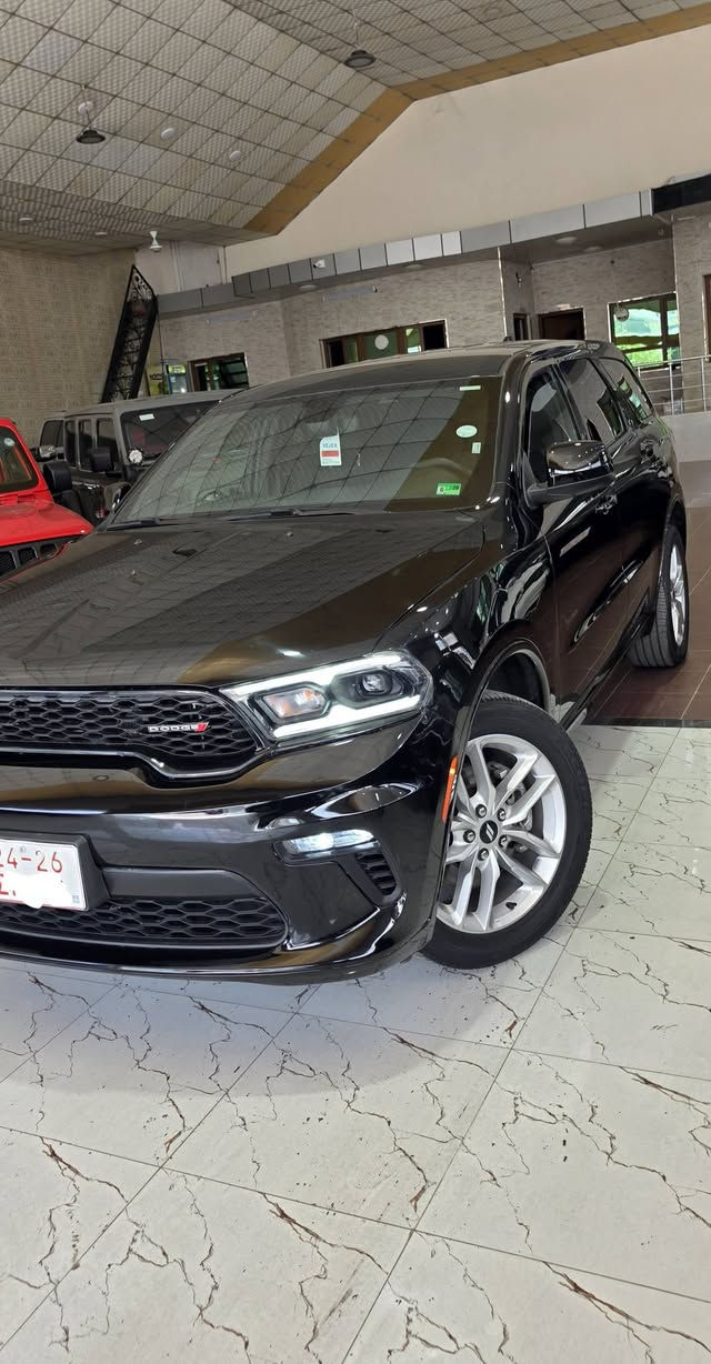 دورنكو 2025 GT 
ماشية 20 فقط
دخول جديد ✅️
6 سلندر 3.6L

رادار جانبي ( نقطة عمياء )
لايتات LED بالكامل 
شاشة كبيرة ابل كار بلي واندرويد اوتو 
صندوق كهربائي 
كشنات وستيرن تدفئة 
وايرلس كاربلي
شفتات ستيرن 
وضعيات قيادة سبورت وايكو 
ويل قياس 20
حساسات خلفية مع وقوف ذاتي 
دبل اكزوز 
اوتو ستارت ستوب ( انطفاء ذاتي )
ستيرن رياضي على شكل حرف D
تبريد خلفي منفصل
7 راكب
تشغيل عن بعد 

بيها قطعة بخ فقط 

كاتي بدون رقم تترقم شمالي ( اربيل دهوك سليمانية )

السعر : 250 وبيها مجال 
مكان السيارة دهوك 
***********
***********
اتصال أو واتساب
