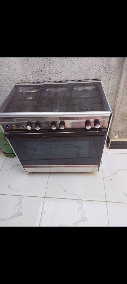 طباخ وتنور للبيع للستفسار التصال علرقم ***********
