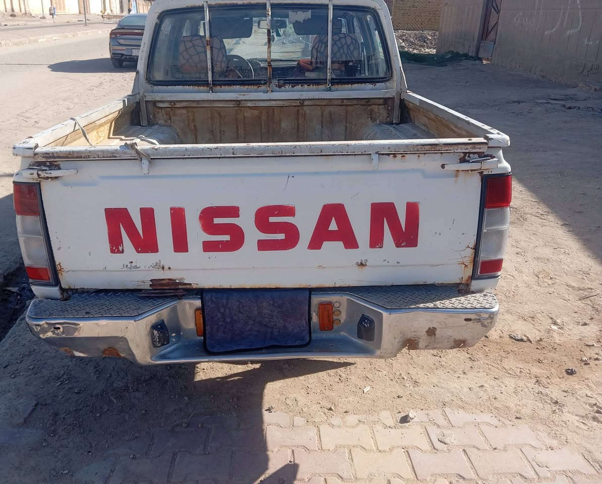 سلام عليكم
للبيع نيسان 92

مكينه 2000

كير اكسن شاصي كفاله 

حداديه جديده تخم تاير جديد 

رقم بصره مشروع وطني 

سنويه منتهيه صارلها 4اشهر سنويه باسمي شخصيا 

سياره مكفولة بلاديه لا ضربه ولا صبغ 

ويل 15

مكان ناصريه بطحاء 

سعر 35بيها مجال 

***********
