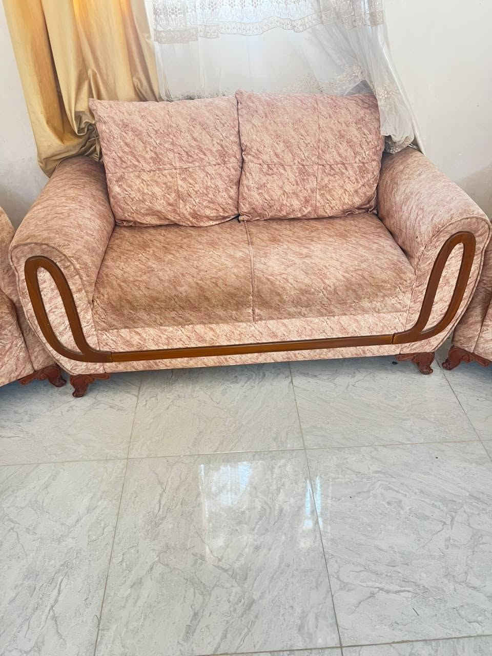قنفات للبيع بسعر مناسب مكلف بلنشر
هاذا رقم راعيهن ⁨***********⁩
