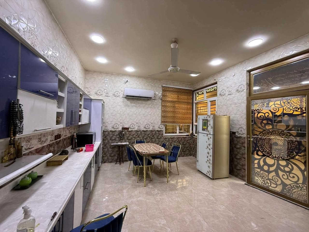 #سعر جدا  #جدا جدا  #مناسب
 

🏠/ دار  #ركـــــن  #للـــــبيــــــع 
  
فـٓي #الــصـــحــه قــرب مــطــعــم ابــو صفاء او قـرب #مــارينا

_________________  #طــــابــــو #زراعـــــي #ســــنـــد 25

المساحـــــــة // 285 واقع حال 300م 
 
الواجهـــــــــة // 17.7م 

النــــــــــــزال //  17م 
عــرض الشــارع // 8م 
_________________
🧱🏗️ #الطابــــــــــــــق #الأرضـــــــــــــي
 غــــرفــــتين نـــوم  و صالـــــــــة وهـــــــــــول ومطبـــــــخ   ومجمــــــــــع صحيـــــــــات وگـــــــــراج ســـياره كــــبيــر جــــدا  وحديقـــــــــه كــــبيــــره  جـــدا
🧱🏗️ #الطابــــــــــــــق #الثانــــــــــــــــي

#مـــجـــــمــع صــــحـــيـــات #مـــشـــتـــرك 
_________________💲
___________________
للأستفســـــــار عــــــن السعــــــــر يرجـــــــىٰ تـــــــرگ تعليـــــق (السعـــــــــر) #وسيتــــــم #الـــــرد 
__________________

_________________💲
#مكتـــــــــب
                🏘️أمــــــــلاك بابــــــــل للعقـــــــار🏘️
#الكــــــــائن

☎️ *********** واتساب☎️‏‪***********‬‏ واتساب
    شارع_الكرامة_قرب_الضريبة_مقابل_التخطيط_العمراني
        
_____________________________________________
