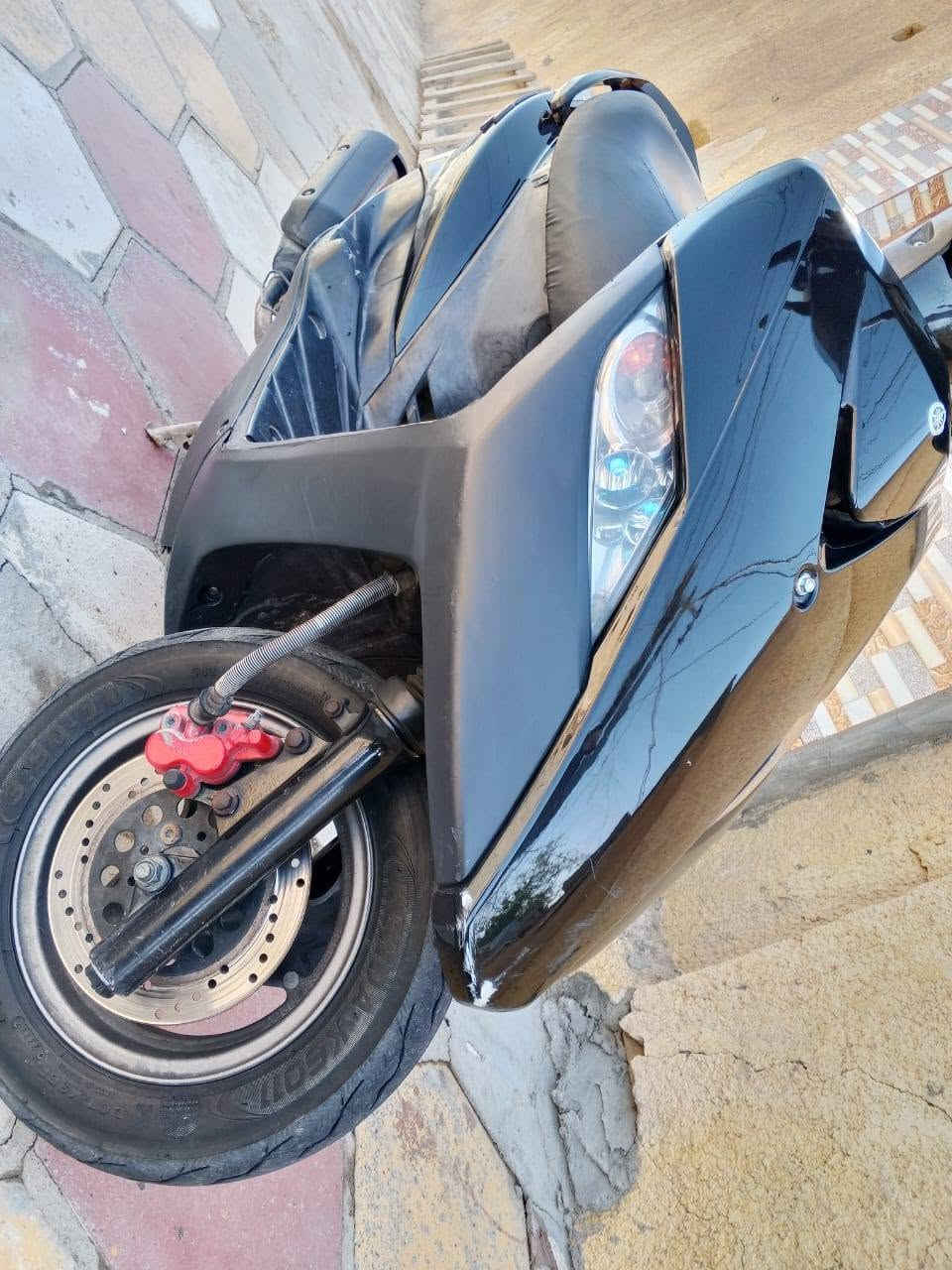 للبيع السعر ٧٥٠ جاهزه من كلشي بالنسبه للمشي تعال وشوف بعينك وافحص بيدك حتى أوراقه بيه
وهذا رقمي *********** وبي واتساب 
غير متواجد على الفيس
