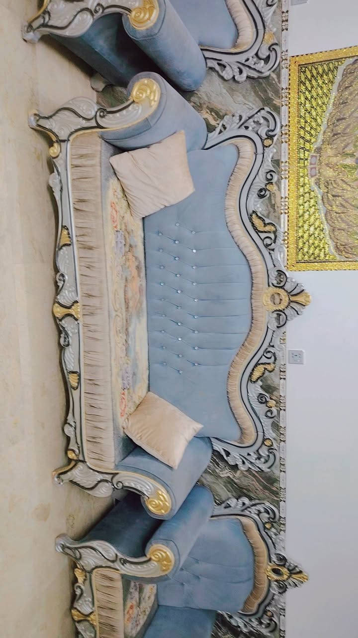 ١٥ مقعد • ملكي • مستخدم قليل