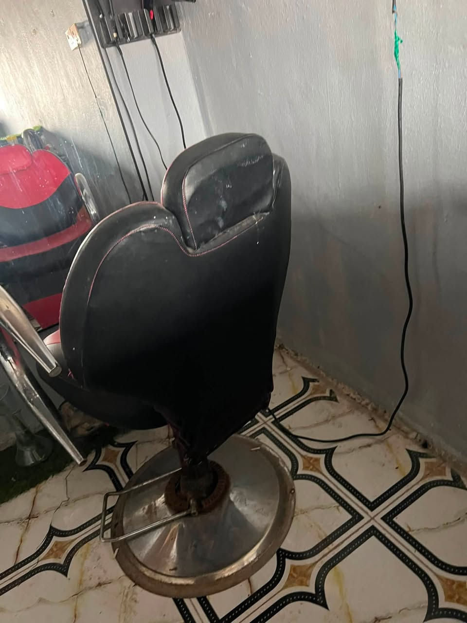 كرسي • جك معطل • بيع مستعجل