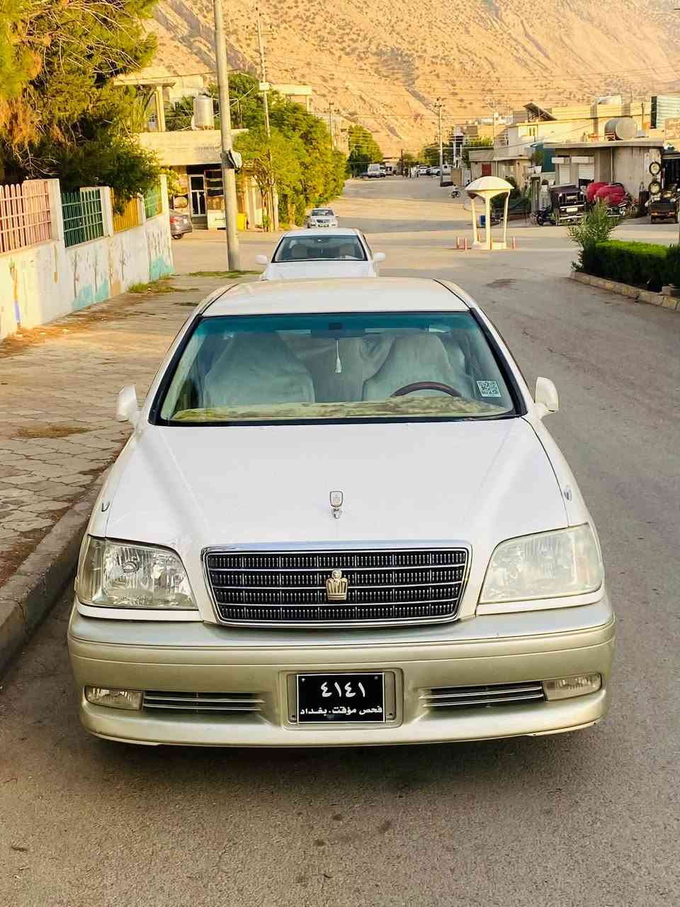 تويوتا كراون • لوحة نجف • ابيض