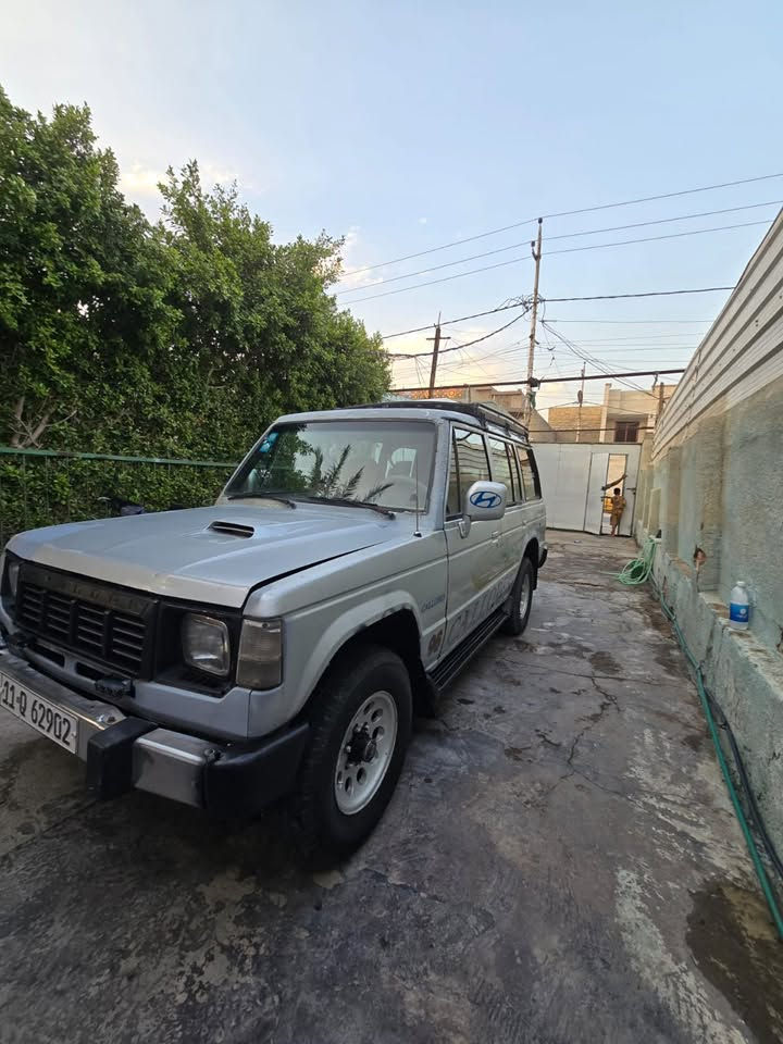 كالوبر
موديل ١٩٩٥

محرك بطة ٢.٥٠٠

٦سلندر محرك بي خيط تبخير 

كهربئيات شغاله بيها سبلت جديد قطعتين 

دبل باتري تخم تاير جديد

***********.  السعر ٤٥ وبيهة مجال
