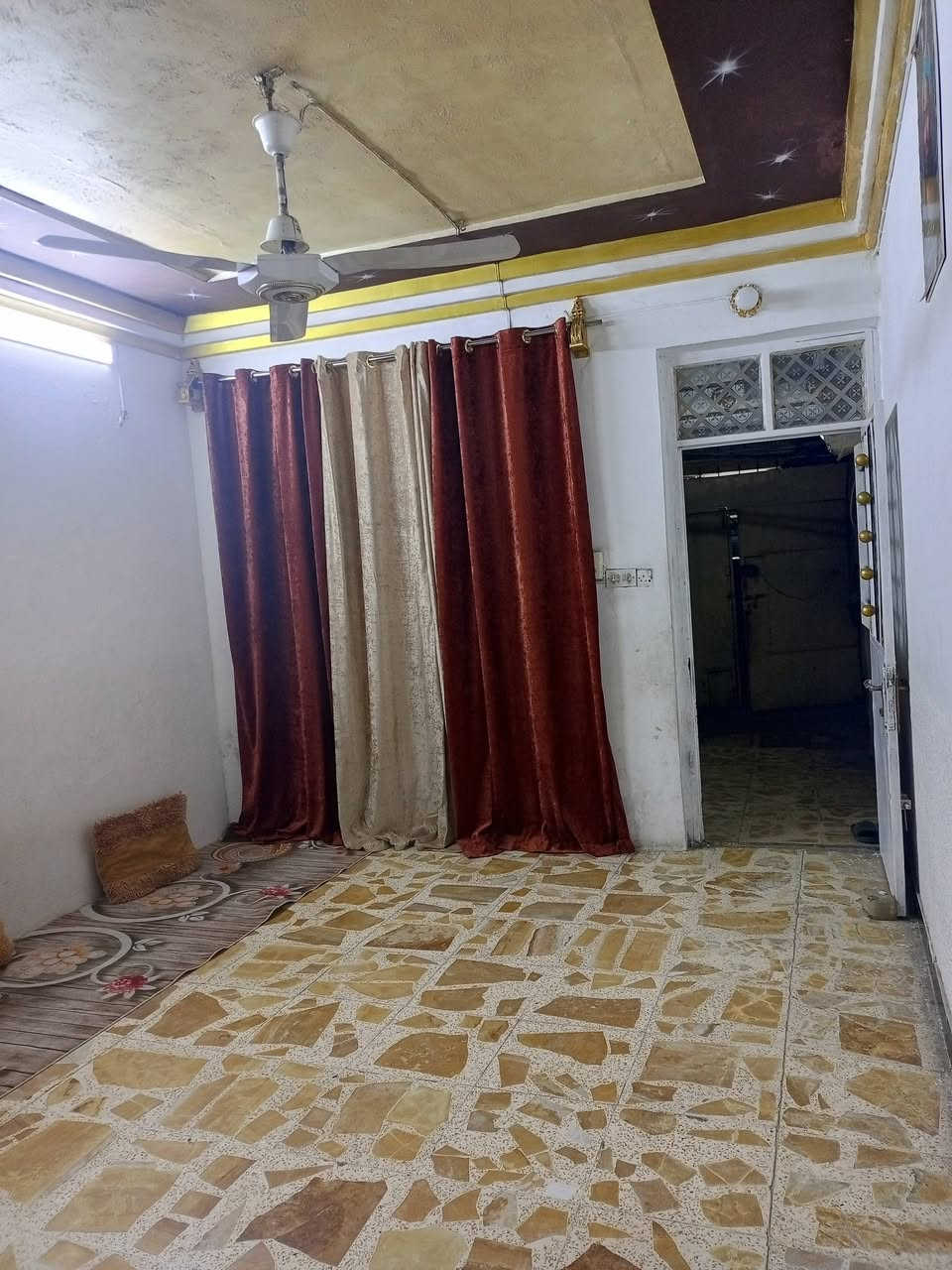 نصف قطعه للبيع شرك طابقين خامس بيت عل شارع الفرع العريض قطاع 79 (***********)

