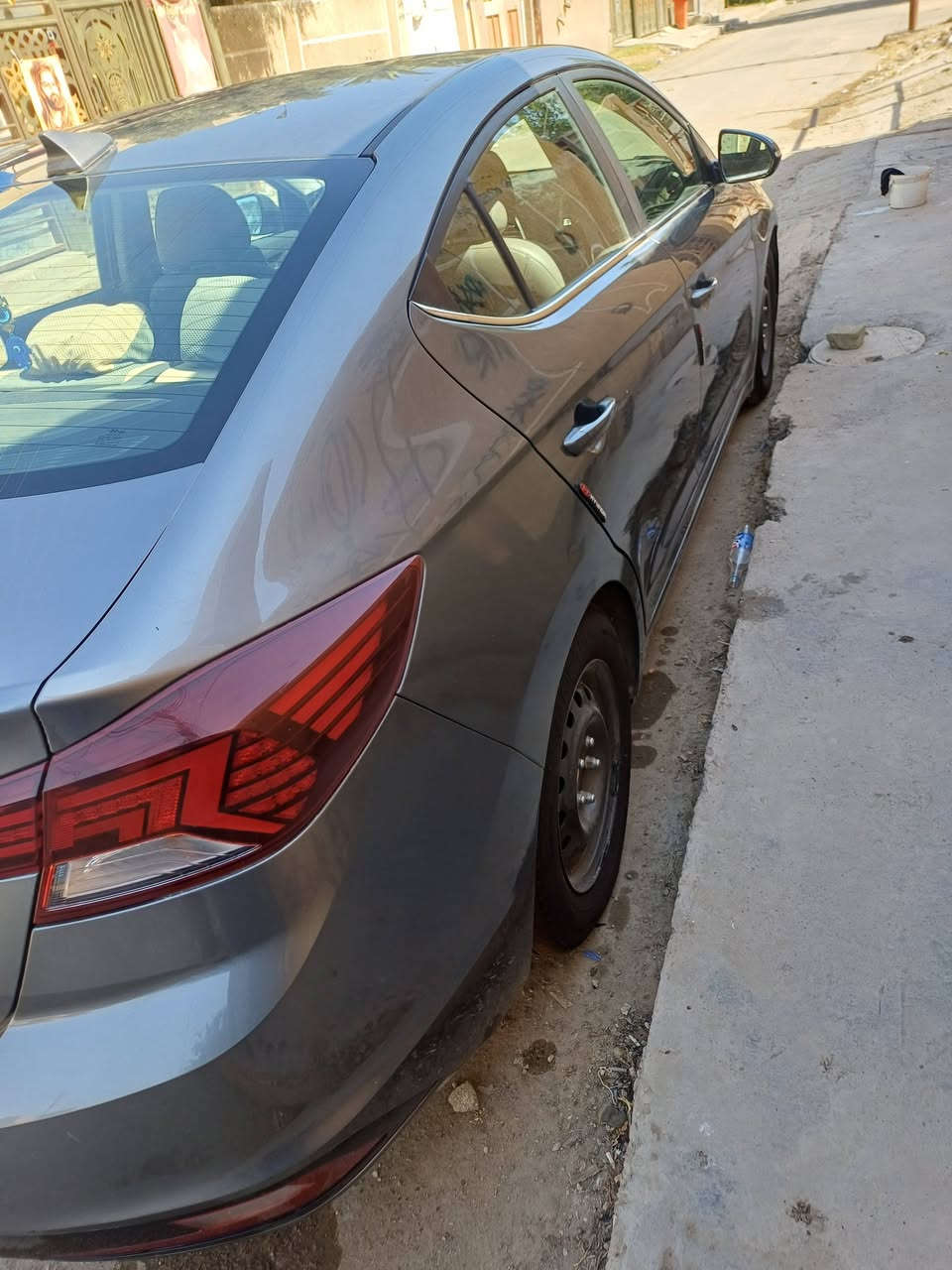 السلام عليكم 
النترا للبيع موديل 19 
وارد امريكي محرك 2000 دوش كير اي تي المرغوب بلادي
 فول مواصفات لمتدد عدا الفتحة ماشية 130ميل 
كراسي جلد كهرباء تدفئة بالكشنات 
رادار تحديد مسار 
بصمة تشغيل
 بصمة صندوق
 بصمة أبواب
 كاميرا شاشة كبيرة
 نظام اندرويد ترحيب عند الاقتراب
 تخم ويل كب 
حساسيات خلفية سماعات 
انفنتي شحن USb وشحن وايرلس
 شاشة أعطال 
 اشاير بالمري
 لايت زنون اربع عدسات
 رقم بغداد أنكليزي 
 مكفولة من اللغد والشواصي ماعدى بارد نص من باب الخلفي جهة اليمنى 
السعر  138 
للتواصل على الرقم ***********
