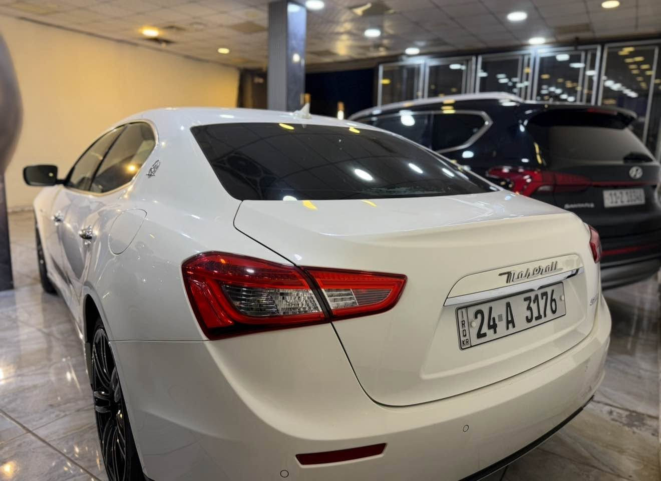 𝑴𝑨𝑺𝑬𝑹𝑨𝑻𝑰 𝑮𝑯𝑰𝑩𝑳𝑰 
خليجيه كفاله صبغ دعاميه فقط 
السعر🚦220
 دفترين و 20 ورقه 
Modil 2015
الممشى : 89 الف كيلو 
عدد الاسطوانات : 𝑽6 
حجم الماكينه : 3.0 𝑻𝑼𝑹𝑩𝑶 
الون الخارجي : ابيض
الون الداخلي : احمر 
🖤🧿🖤 المواصفات 🖤🧿🖤
رقم واحد اعلى المواصفات 
فتحه بالسقف كهربائيه 
مقاعد جلد كهربائيه 
مقاعد مدفيه ومبرده 
لوكو موزراتي ع المقاعد 
ساعه موزراتي اماميه 
تخشيب بلاك داخلي 
كروم خارجي كامل 
قطع كروم بعلامه موزراتي 
مقود متعدد الاستخدامات 
مثبت سرعه 
تحكم كامل 
تشغيل بصمه 
فتح وغلق بصمه 
تشغيل عن بعد 
هند بريك كهربائي 
قير كهربائي 
نقطه عمياء 
مانع تصادم 
فتح وغلق ابواب من الامام 
فتح وغلق ابواب من الخلف
نضام بوضعيه 𝑺𝑷𝑶𝑹𝑻 
نضام بوضعيه 𝑰.𝑪.𝑬 
نضام تراكشن مانع الانزلاق
شاشه اماميه 
كميرا خلفيه 
حساسات 
تحكم ماوس 
بلوتوث 𝑩𝑳𝑼𝑬 
خرائط 𝑮𝑩𝑺 
ابل كار 𝑨𝑷𝑷𝑬𝑳 𝑪𝑨𝑹
مدخل 𝑨𝑼𝑿 
مدخل 𝑼𝑺𝑩 
مدخل 𝑺𝑫 
مدخل شارج 2
شارج لاسلكي 
ليتات داخل 𝑳𝑬𝑫 وكاله 
ليتات زينون اماميه 
اضائه على المرايت 
اضائه 𝑳𝑬𝑫 اماميه 
اضائه 𝑳𝑬𝑫 خلفيه 
رنقات مقاس 20 دخاني كروم 
الخ….
🖤🧿🖤 النضافه 🖤🧿🖤
سياره نضيفه جدا جدا جدا 
عنوان السياره بغداد سيديه 
***********. بغداد, العراق
