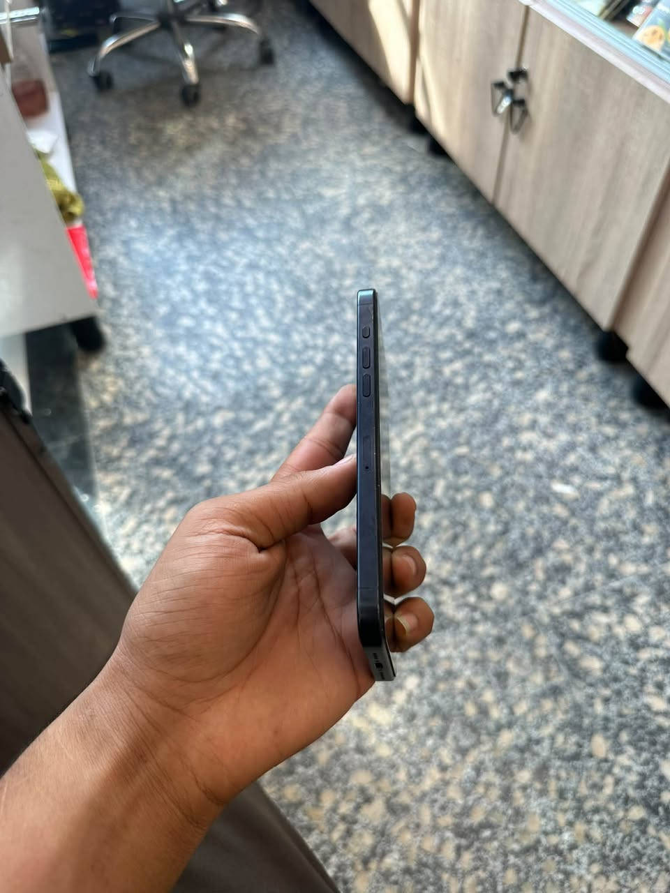 آيفون ١٥ برو ماكس • ٥١٢ • بطارية ٨٧٪