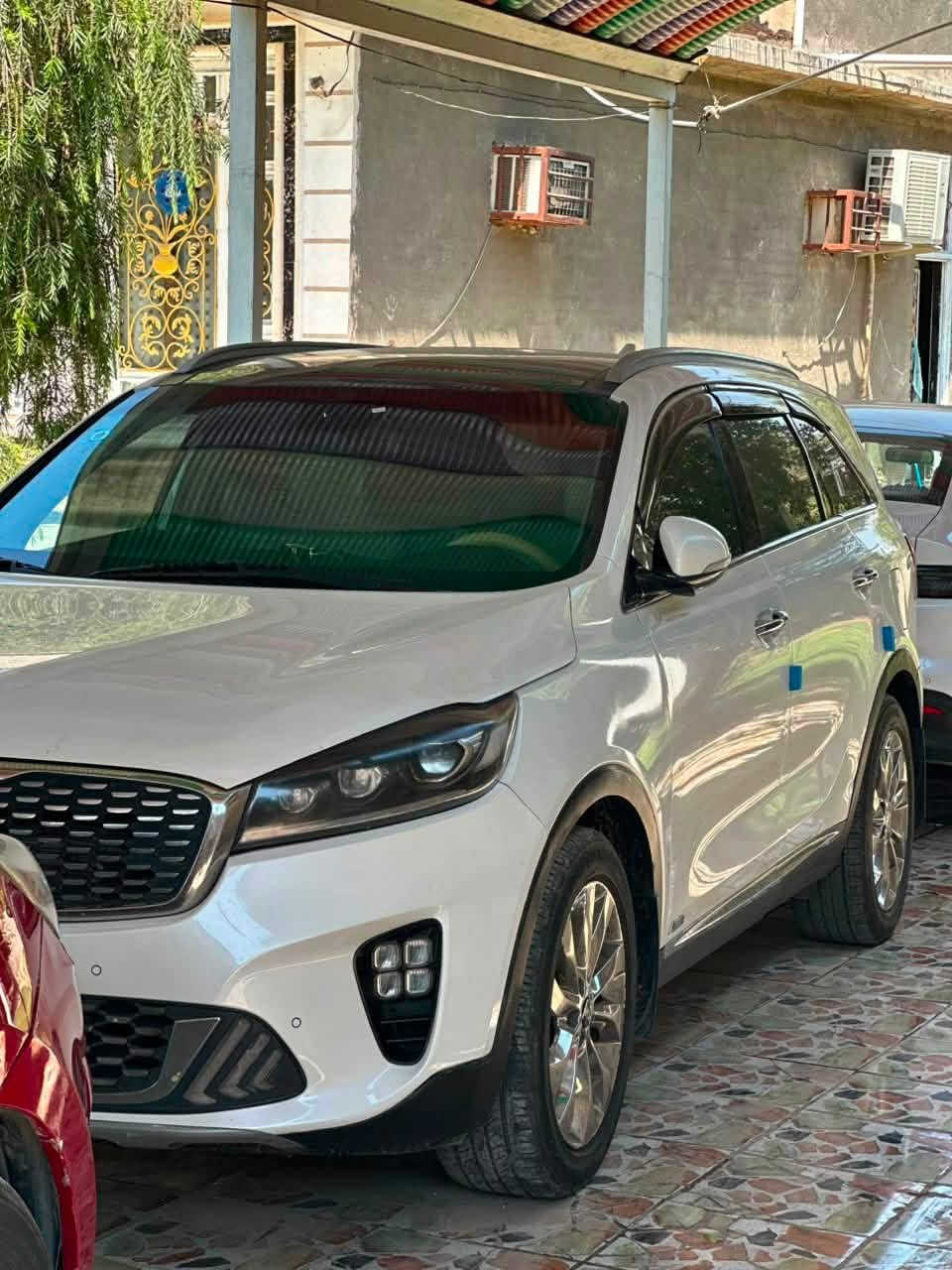 السلام عليكم لبيع كيا سورنتو 2019 السعر المطلوب 215 وبيه مجال فول موصفات لأخير واحد عل واحد بنراما محرك ٦سلندر مكفول سياره ماشي ٨٠الف اصل رقم بغداد بسمي عل سونار سياره بيه شخط بل جاملغ ومرشوش شرط بدون معجون فقط رش وسونار بل منشور سياره مكان حله ***********
