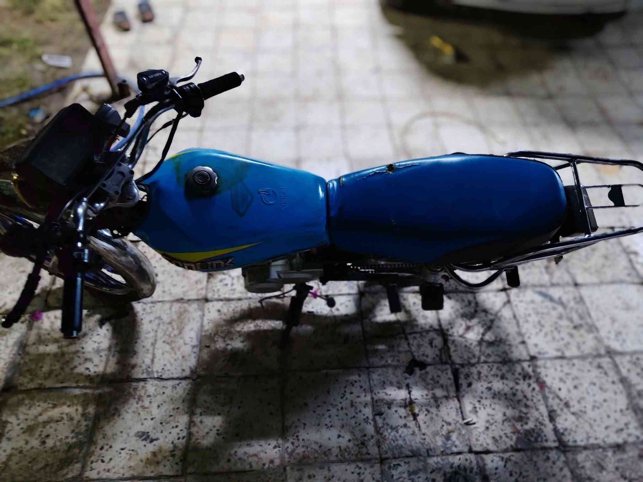 سلام عليكم 🖐🏻
✅للبيع سونك___ اربعة كير.   __ 2024

🏍️دراجة بيه هندر سبنرك داخلي مكسور
. صلنصة كاتم 🏅
.  . ويل نجمة 🏅
. بيه  وراق ثنين منفيز بيهه  🏅
.  
السعر{475} وبيهة مجال حك الجيه❤️

مكاني _واسط _صويره 📍
ابو٣٠٠و٣٥٠لا تعلق ولا تدخلي  خاص
مو شراي  لا تطبلي ولا دوخني ❌

راسل او اتصل على الرقم ✅
المذكور***********
