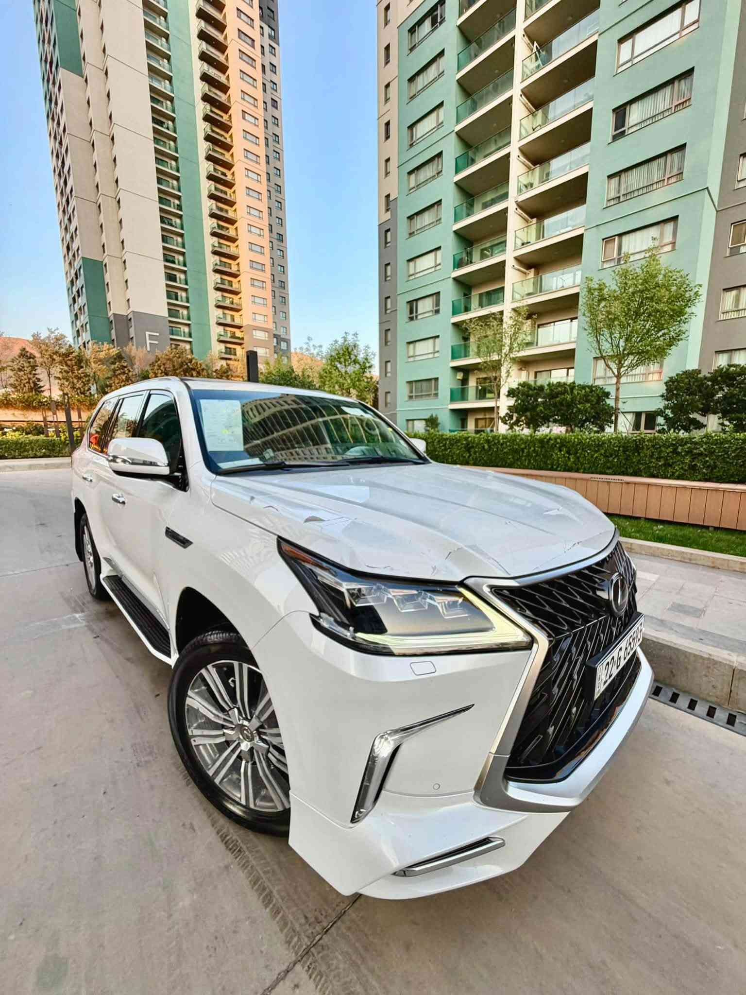 Lexus.570LX.2017. 🔚 بريم اصلى🦅.✅
لكــزز هيبـة الشـوارع 🧿

ملاحظات:-
صبـغ ❌
بدون شخط
بدون رصعات
بدون صبغ
بدون رمل 
حتى دعاميات ولحية بدون صبغ
لله الحمد سيارة زيروووو

سيارة كلش حلوة نظيفة مرتبة لوك لوك 
___ماشية 72 الف❇️
ماشية بشرط فحص كومبيتر 
سيارة باقية عل نظافتها لوك لوك 
كل جسمها بشرط سيارة باقية نظافة زيرو
.....

سعر 565$
موديل2017
حجمً المحرك.5.7🦅
ماشية.72 الف.
سبير منازل♻️
••••••••
محرك كير بشرط لحد شهر
هزة براد سنوية  جديد
رقم دولي جديد 
والسيارة باسمي تحويل مباشر❇️

.-.-.-.-.-.-.-

مواصفات ساس بريم اصلى LX570💫

سلايد
داخل احمر 
ثلاجة
صندوك جك 
كشـن تبريد تدفئة 
ستيرن كهربائي 
شغال 
رادار امامي 
كامرة 
حساس 
خمس كامرات
راس DVD
دبل اكسل 
كامل زينون 
ستة سيدي
يدات بصمة
مرايات كهربائي 
ستيرن وكشت خزن
رادار شارع
دبل هواء 
بخ ماء
كشن جلد 
تحديد سرعة
بنزين ECO
شاشه لمس
تبريد مركزي
وبعد وبعد….
مكان : سليمانییە
سعر.565.$
***********
