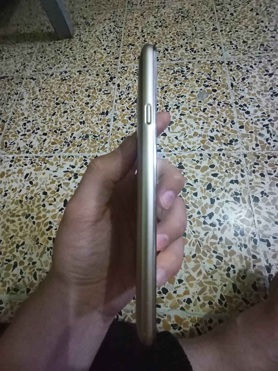هواوي واي 5 جهاز نظيف وما مفتوح ولا مبدل بيه اي برعي يشغل دبل سيم كارد وميموري وقطاره بالشحن شرط ومعال شاحنه الاصليه السعر 40وابي مجال قليل الرقم ***********
