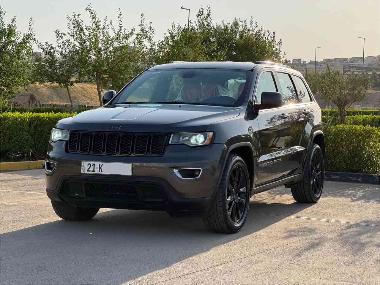 كوردی / عربی 
‎بسم الله الرحمن الرحيم

Jeep LARIDO 2017 black top 4X4

تەنها بۆ فرۆشتنە ئاڵوگۆڕ ناکەم
سەیارەیەکی مناسب  و بێ کێشە 
مەکینە ٦ پستۆن ی ٨ گێڕ  و دەبڵ ئەکسل
گێڕ و مەکینە و تەبرید و کارەبایی بە شەرت
پێشو دوای تازە داگیراوە و چوار تایەی تازەی لە ژێرایە
سەنەوی بەسەرچوە و بە ناوی خۆمەوەیە 
136هەزار میل ڕۆیشتوە 

نرخ 💵(( 165 ))💵 وەرەقە و معامەلە 

مواسەفات : 
بەصمە و شاشە و کامێرا و پلاجکتۆر 
کوشن جلد پرتەقاڵی و کارەبا 
مۆدی سپۆرت و ئیکۆ و نۆرماڵ 
سوکان جلد و ڤۆلیۆم و گێڕی سپۆرت

1C4RJFAG3HC909007 رەقەم شاصی

 لای سەکنی بۆیاخە کەمێک ناو دەرگای دواوەی گرتوە 
٢چاڵی هەیە و  پشت و پێشی کەپسە 

ڤیدیۆی کاملی سەیارەکەم لایە کڕیار داوا بکات

📍شوێن سلێمانی 

***********☎️
ڤایبەر و واتسئاپی لەسەرە 
—————————————————-
للبيع فقط 
جيب لاريدو موديل ٢٠١٧ بلاك توب 4X4
سيارة عمليه و جاهزة و سعر مناسب 
محرك ٦ سلندر و گير ٨ نمر و فور ويل
گير و محرك و تبريد و تحويل و غرامة بشرط 
سنوي ساقط و باسمي تحويل مباشر
ماشي ١٣٦ الف ميل

سعر 💵(( ١٦٥ )) 💵ورقة و بيها مجال بسيط 

مواصفات لاريدو معروف
بصمة و شاشة و كاميرا و حساس
كشن جلد و اللون برتقاليه و كهربائي 
ستيرن جلد و فوليوم و گير سبورت
نضام سبورت و ايكو و نورمال

رقم شاصي: 1C4RJFAG3HC909007

سيارة بجم امامی و خلفی کبس
 بيها صفحة سكن صبغ و شبر  داخل باب 
و بيها ٢ رسعة  عندي فيديو كامل سيارة شراي آطلب 

📍مكان : سليمانيه 

***********☎️
فايبر و واتساب موجود السليمانية, العراق

