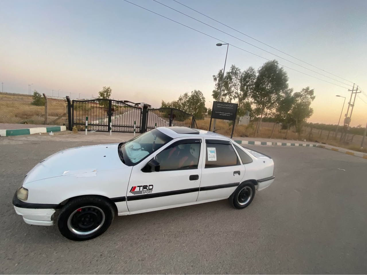ئوپل فيكترا سنوق مه كينه 16قايش پان گير و مه كينه ي به شه رت سه ياره يه كي جاهيز و بي مه سره فه رووبه روو له ره سمه كان جوانتره سعري 21گلاو مه جاليكي زور كه م مشته ري نيت سه ري من و خوتيش مه هيشينه له گه ل ريزم ژ.م *********** كالار, السليمانية
